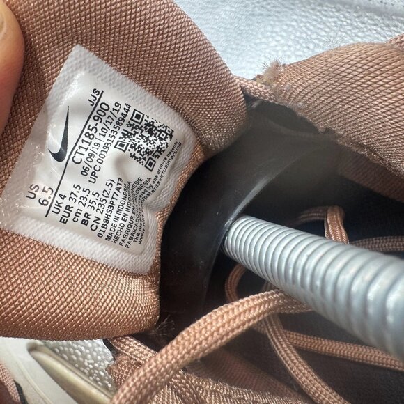 Size 6.5 Nike Air Max 200 Womens Holiday Sparkle Metallic Red Sneaker CT1185-900 - Picture 8 of 10